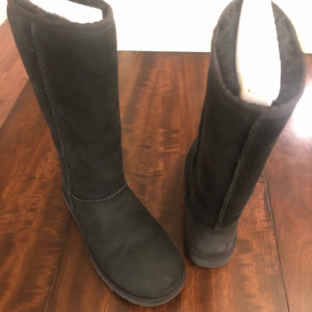 Ugg Classic Tall II Black Boot, Size 7